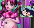 Pregnant Draculaura Emergency